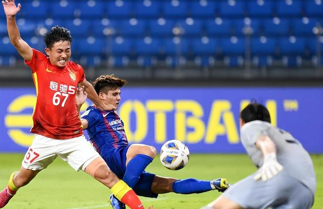 开云APP下载-包含亚冠赛后走向成谜，AC米兰回应争议，球迷炸锅，训练强度明显提升的词条